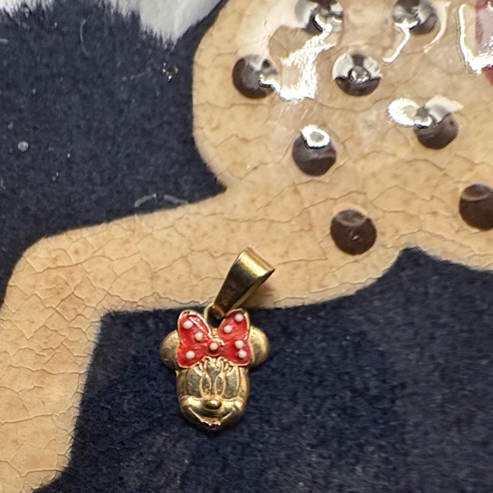 14k gold Minnie Mose Pendant